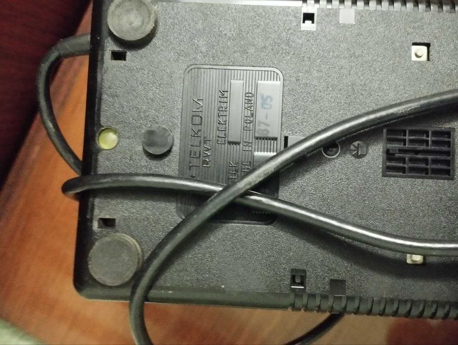 Стационарные и радиотелефоны Telkom RWT, Atlinks и Phillips CD 130