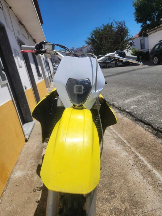 Suzuki DRZ400e matriculada