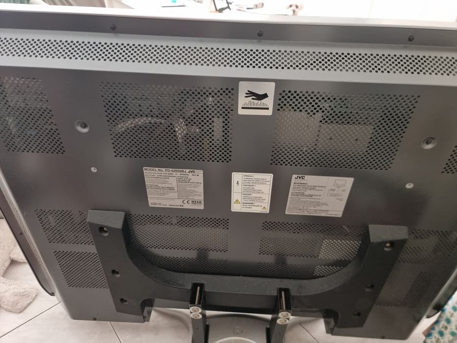 TV Plasma JVC 42" PD-42B50BJ + Comando + Conversor HDMI/SCART