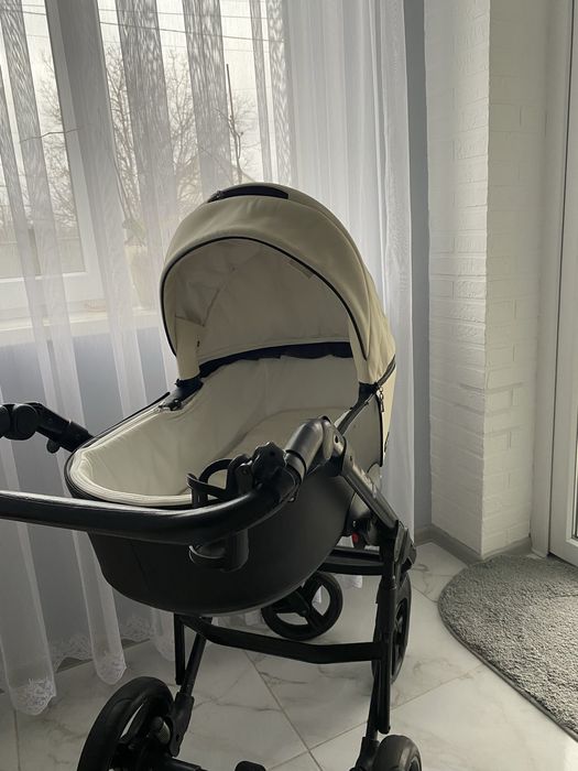 Дитяча коляска ,