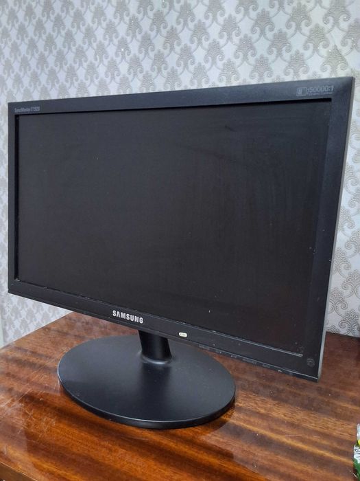 Компьютер с монитором