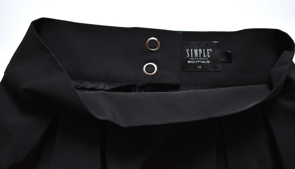 SIMPLE BOUTIQUE Spódnica czarna kontrafałdy XS, może S