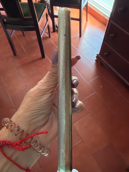 Telemóvel bem conservado