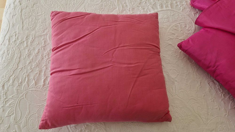 Conjunto 2 almofadas rosa fuschia, com fecho