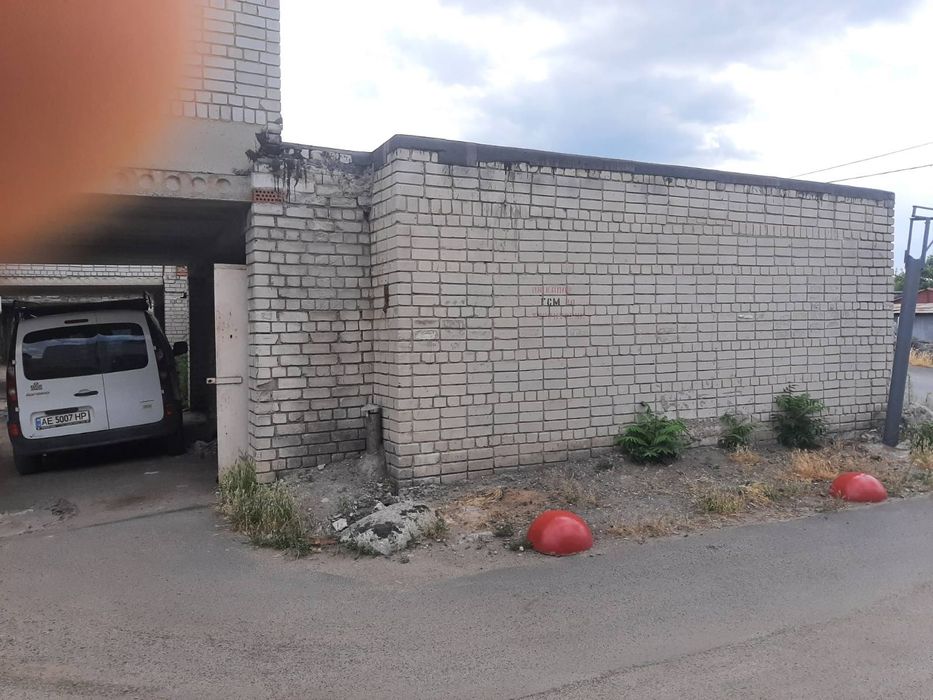 Продам двухэтажный гаражж