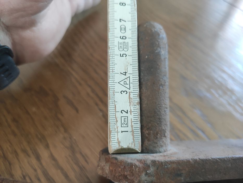 2 sworznie do osadzenia drzwi bramy okucia PRL