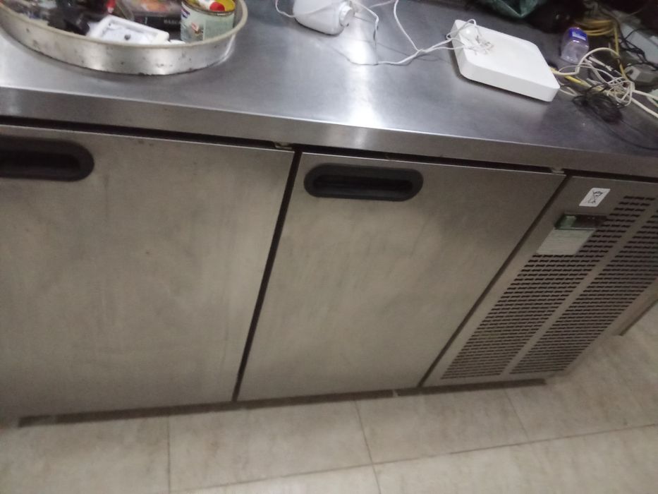 Venda de bancadas em inoxnox e mesas com cadeiras nox