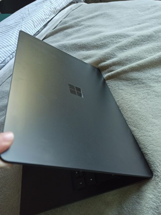 Microsoft Surface laptop 5 i7/16/512