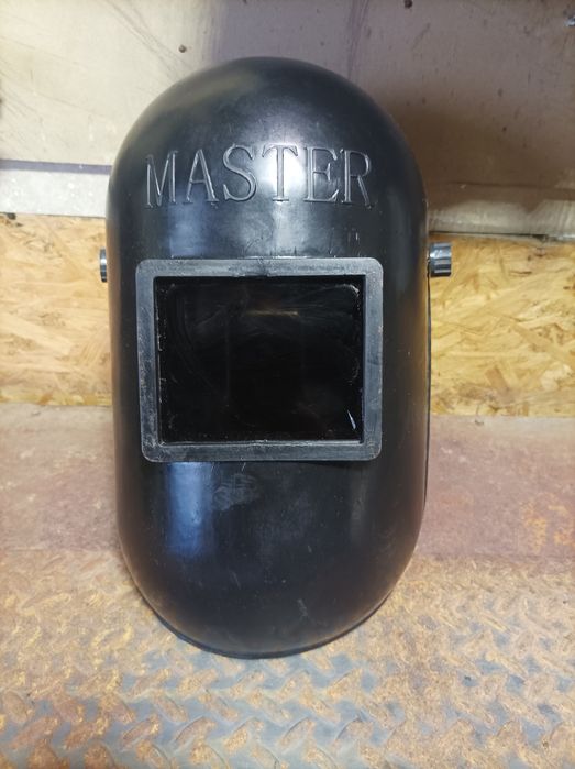 Недорогие сварочные маски  МASTER