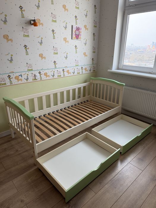 Дитячий гарнітур