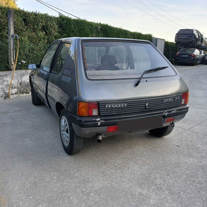 Peugeot 205 1.2 de 1988 - Peças Usadas