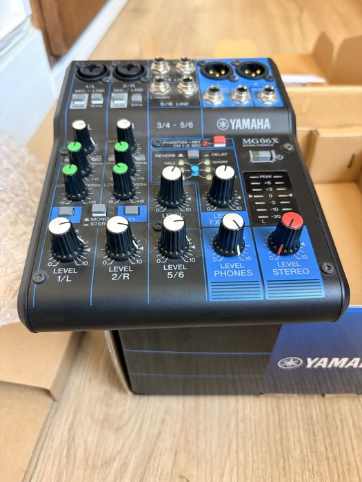 Yamaha mg06x mesa de som NOVA mixer com efeitos compacta PRO NA CAIXA