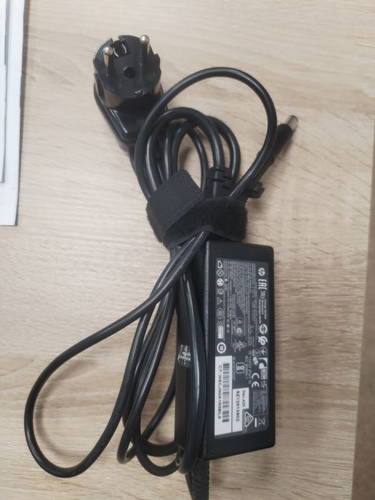 Komputer system Linux,  laptop 12,5"HP Elitebook 820