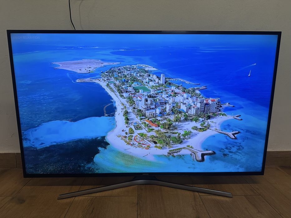 Samsung 55” 4K UHD Smart TV UE55JU6000W – w pełni sprawny + pilot