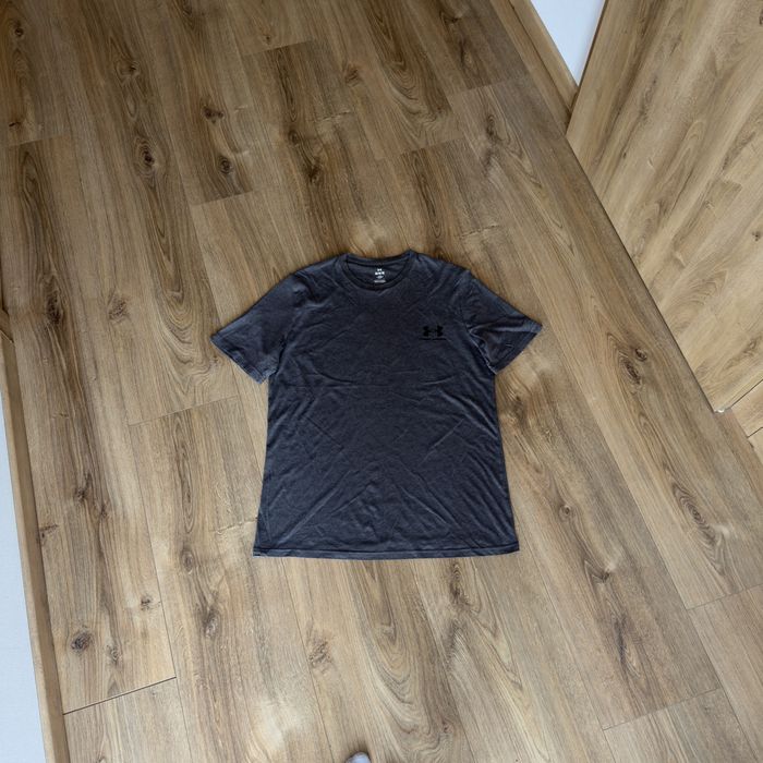 Чоловіча футболка Under Armour ( розмір М)