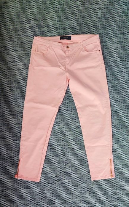 Джинсы персиковые