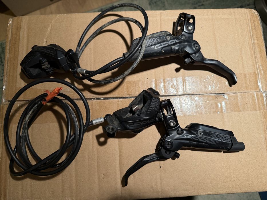 Hamulce hydrauliczne komplet SRAM CODE RS  4-tłoczki niezbedny serwis