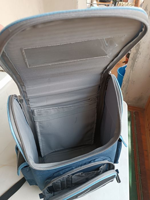 Продам школьный рюкзак для мальчика