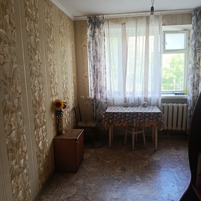 Продаж 2 кімнат в гуртожитку . Перемоги.