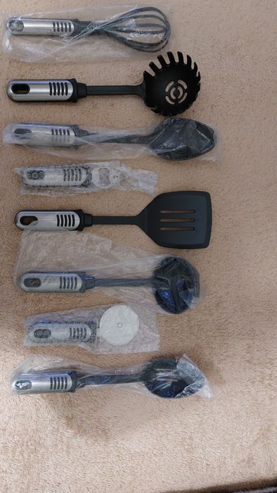 Набор кухонных принадлежностей разные