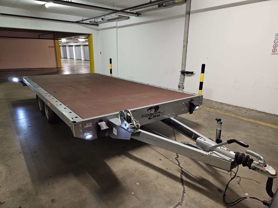 Reboque cobra como novo