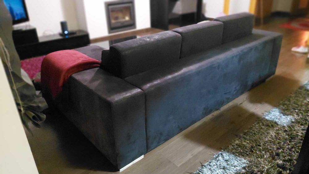 Sofá e chaise-longue Laskasas,  tecido impermeável de cor antracite.