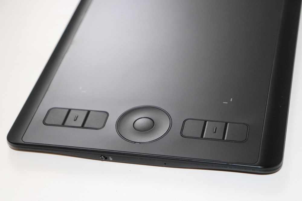 Графічний планшет Wacom Intuos Pro S PTH-460 - (USB, Bluetooth, multitouch) Pro Pen 2