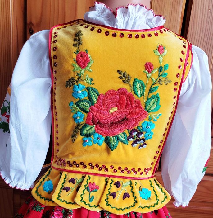 Ręcznie wyszywany gorset krakowski