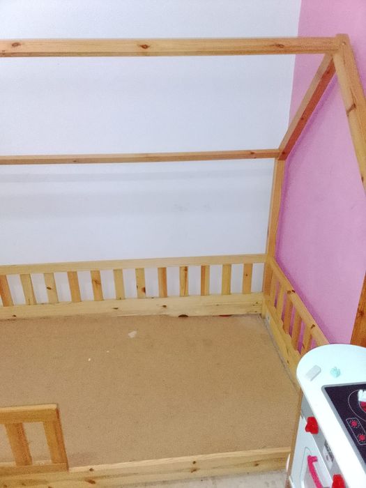 Cama de criança, Montessori