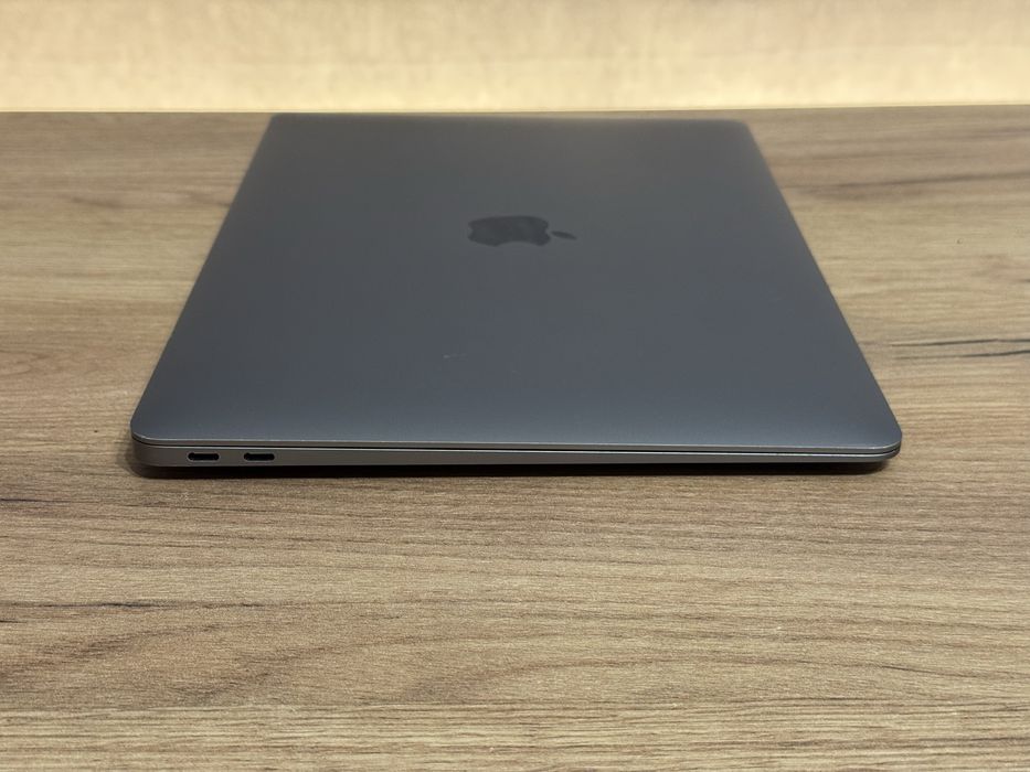 Гарний Macbook Air 13 M1 8/256 ГБ Space Gray Гарантія 30 днів #136
