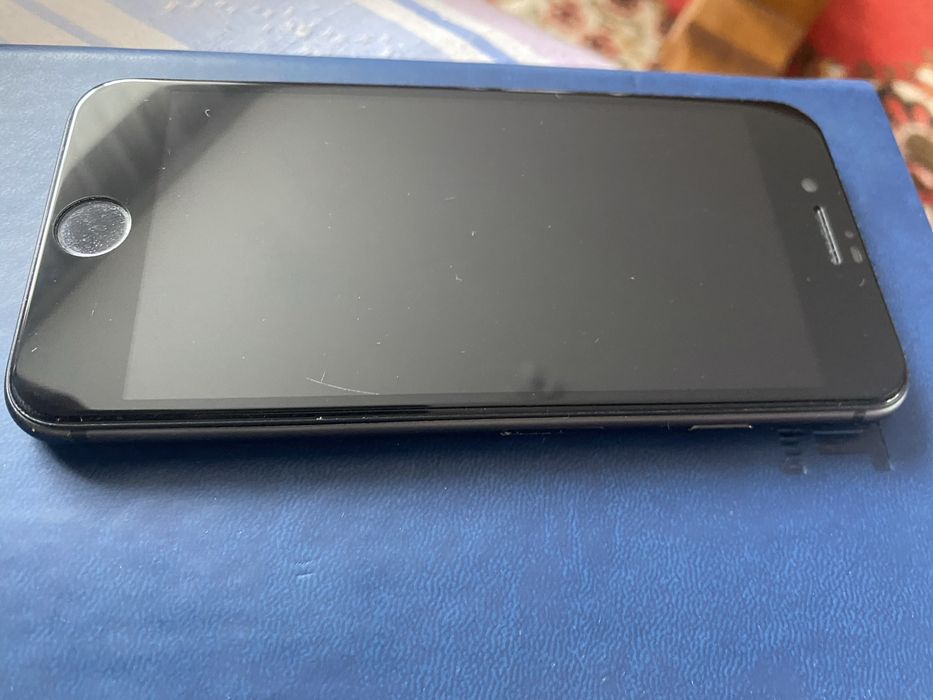 Айфон 8, 64 гб