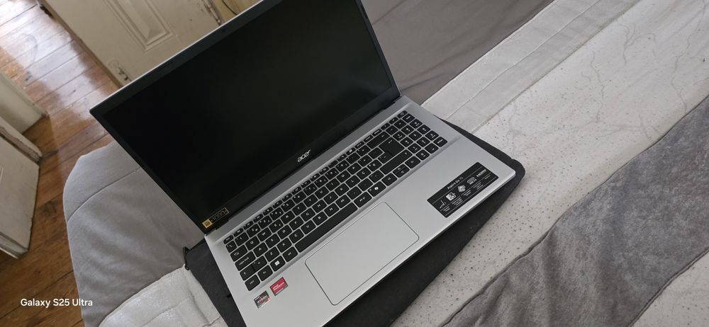 Vendo portátil novo