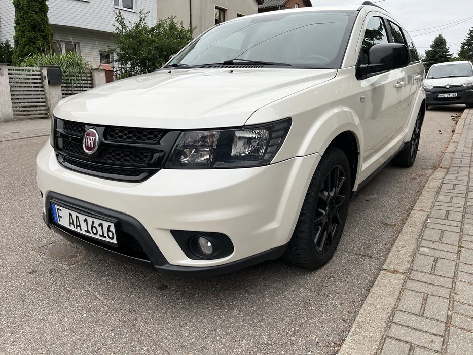 Fiat Freemont Black Code 04.2014r 123tys km szyberdach 4x4 7 miejsc alpine kamera biała perła