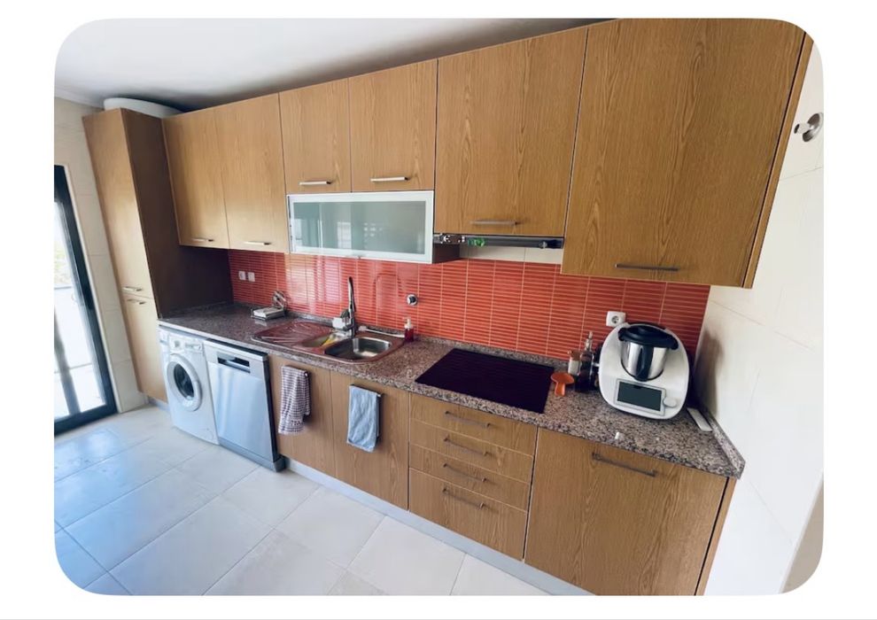 Apartamento T4 em Alenquer com elevador e garagem