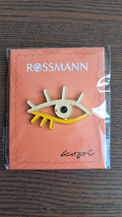 Przypinka oko Rossmann