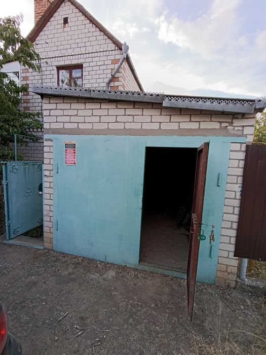 Продаю дачу два поверхи, газове опалення+ пічне+ камін