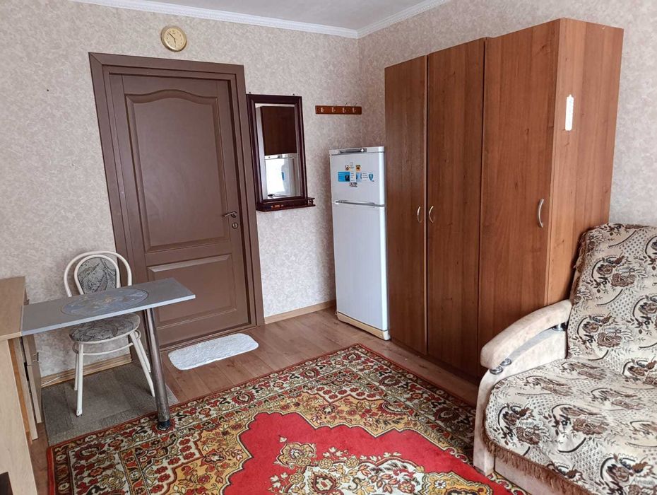 Продам комнату в коммуне  Черемушки, ул. Ак. Филатова / " Инто- Сана "