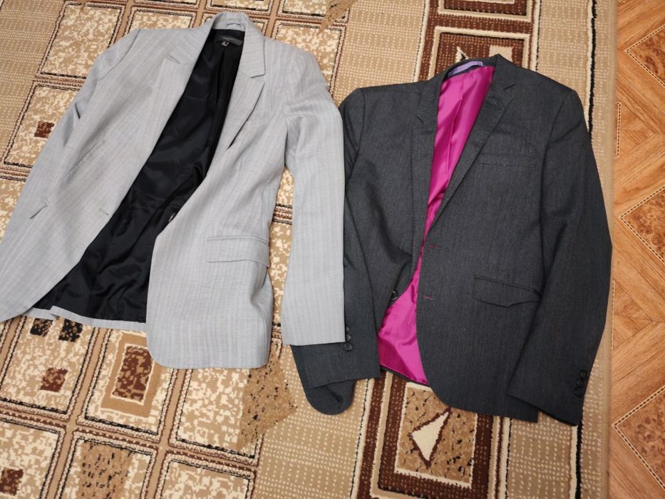 Подарую 2 піджака в гарному стані