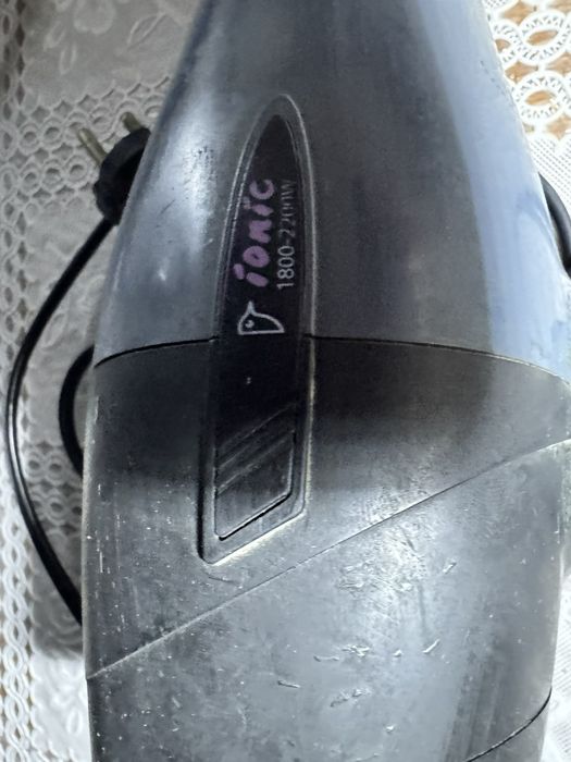Фен ionic 1800  на запчастини