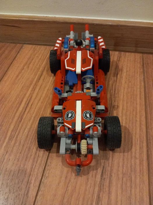 LEGO Technic 42075 – Montagem Alternativa Estilo Carro