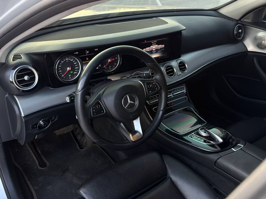 Продам мерседес  w213 в хорошому стані