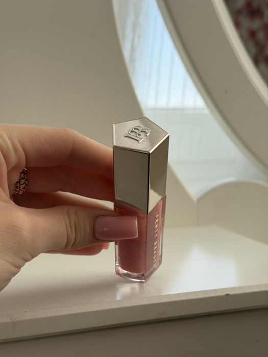 Блеск для губ Fenty Beauty Fussy оригинал
