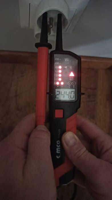 Tester Napięcia z Wyświetlaczem LED  LCD  690V  AC/DC IP64