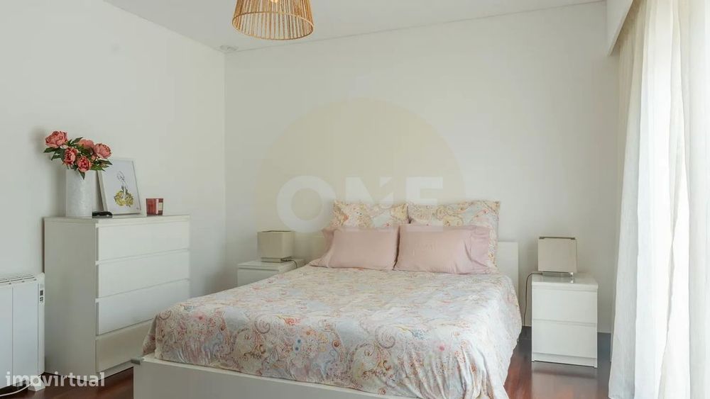 Moradia T5 Isolada com garagem – Elegância, Conforto e Privacidade