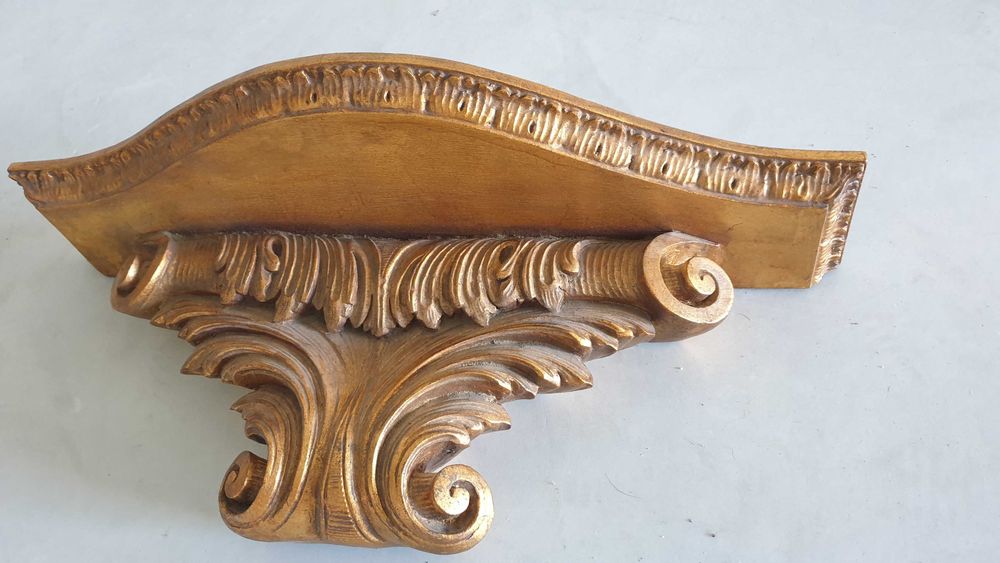 Prateleira de Parede Barroca do Século XVIII em Madeira Maciça Dourada