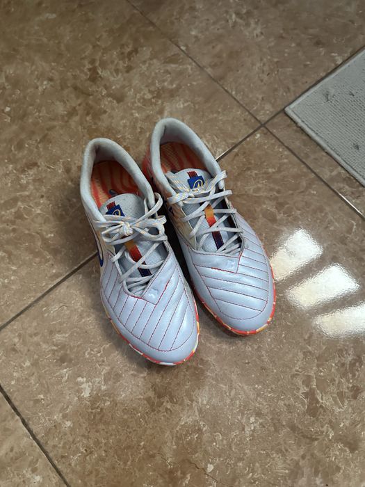 Tenis Ginka futsal modelo profissional