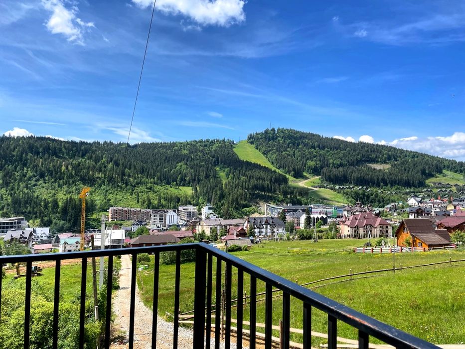 Продаються сучасні котеджі у комплексі у с. Поляниця.