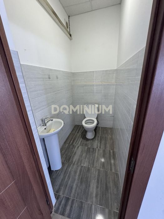 Магазин + офіси + склад, 520 м², прохідне місце,м.Виноградів