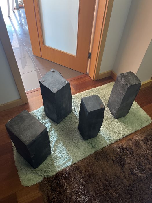Mesa com 4 pedra em ardosia e 2 vidiros