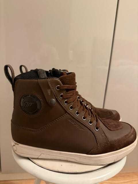 Bota Motard Castanha SEVENTY DEGREES